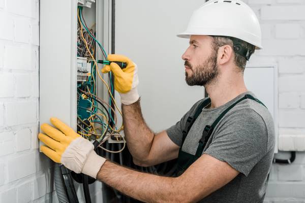 Entreprise d'électricité pour dépannage - Feurs - René GRANGE - Electricité Générale