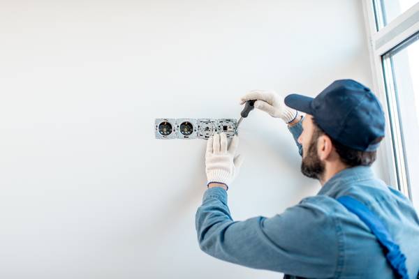 Électricien pour la rénovation de système électrique - Feurs - René GRANGE - Electricité Générale